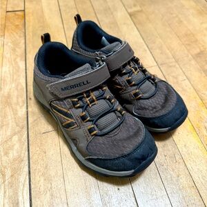 Merrell (little) boys hiking shoes- size 13
